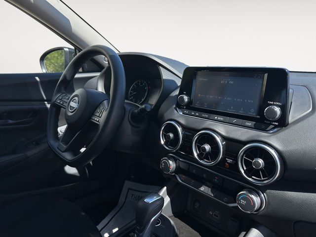 Vehicle image 16 of 20