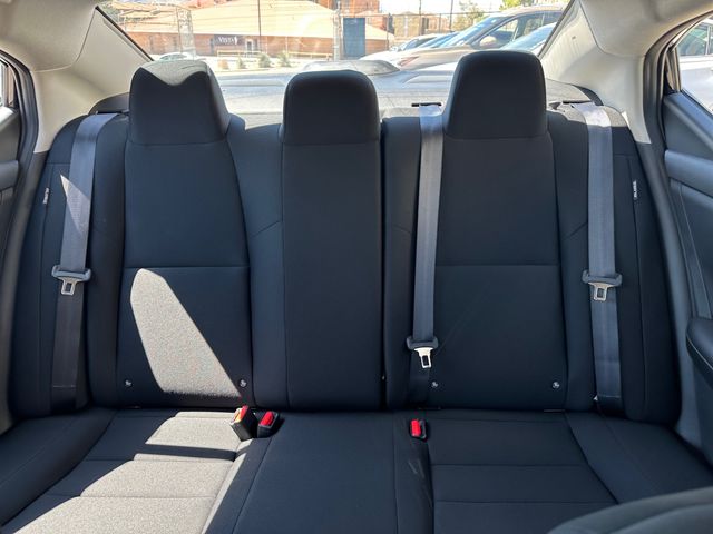 Vehicle image 13 of 20