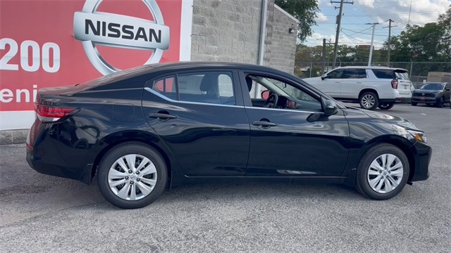2025 Nissan Sentra S Image 9 of 23