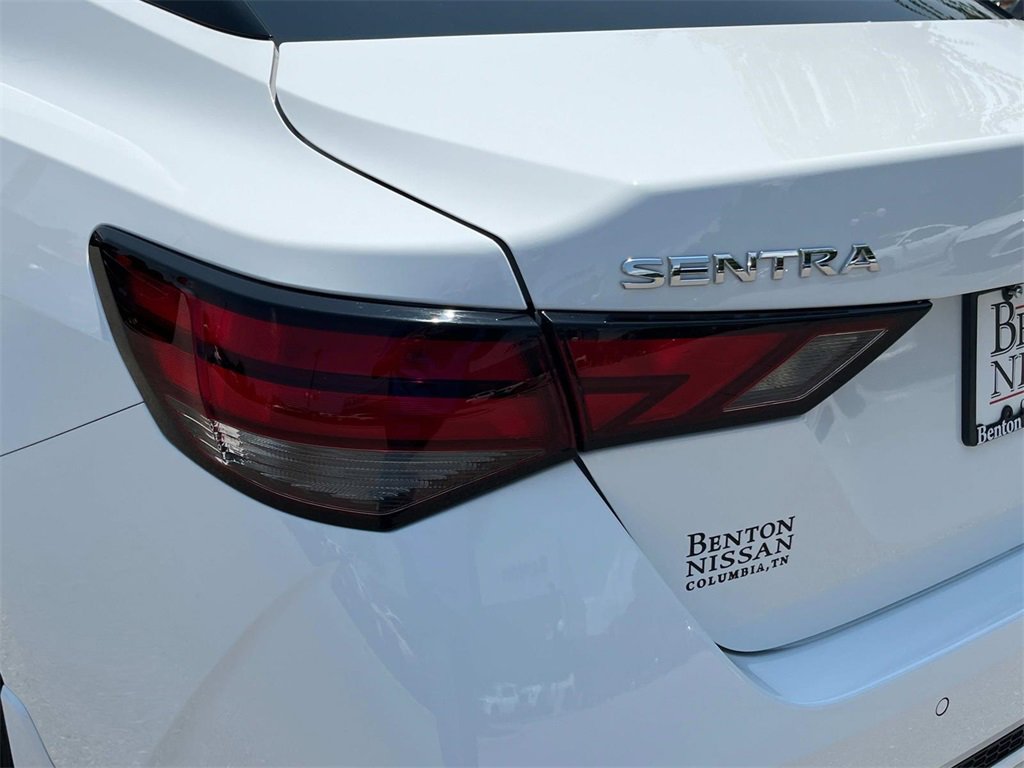 Vehicle image 10 of 41