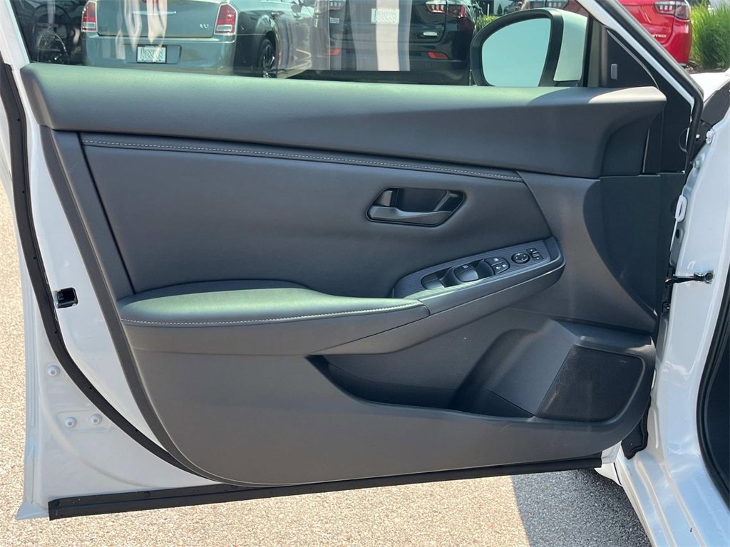 Vehicle image 22 of 41