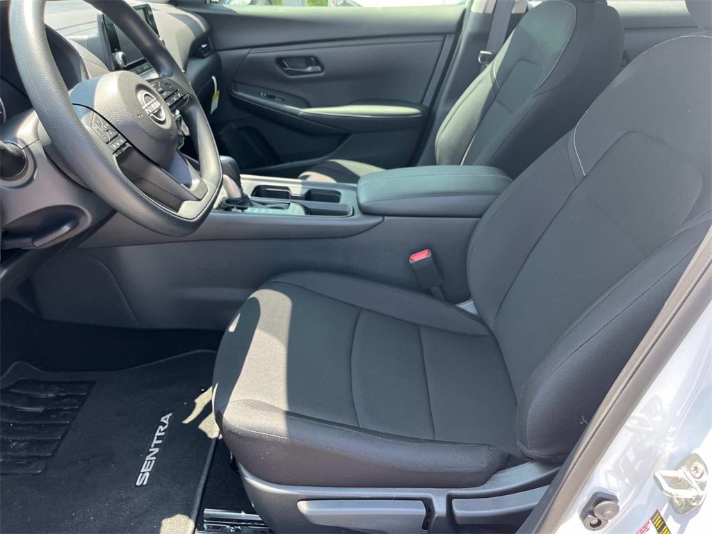 Vehicle image 21 of 41