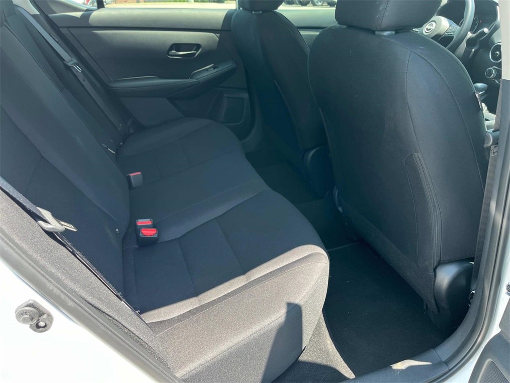 Vehicle image 18 of 41