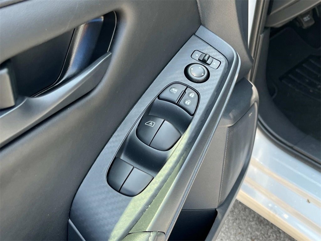 Vehicle image 23 of 41