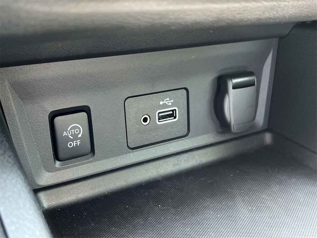 Vehicle image 29 of 41