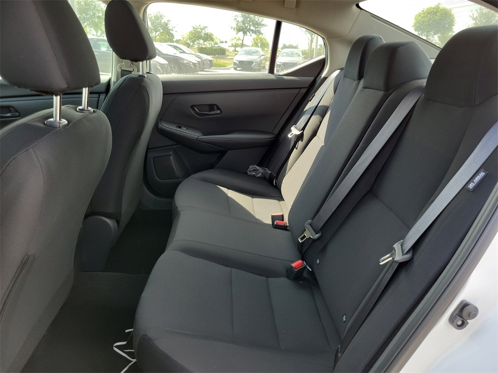 Vehicle image 6 of 11