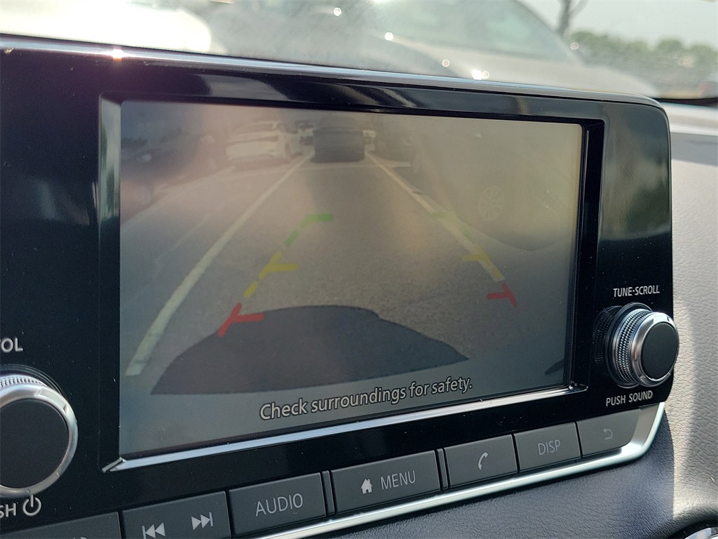 Vehicle image 10 of 11