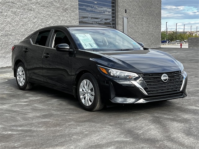 2025 Nissan Sentra S Image 3 of 28