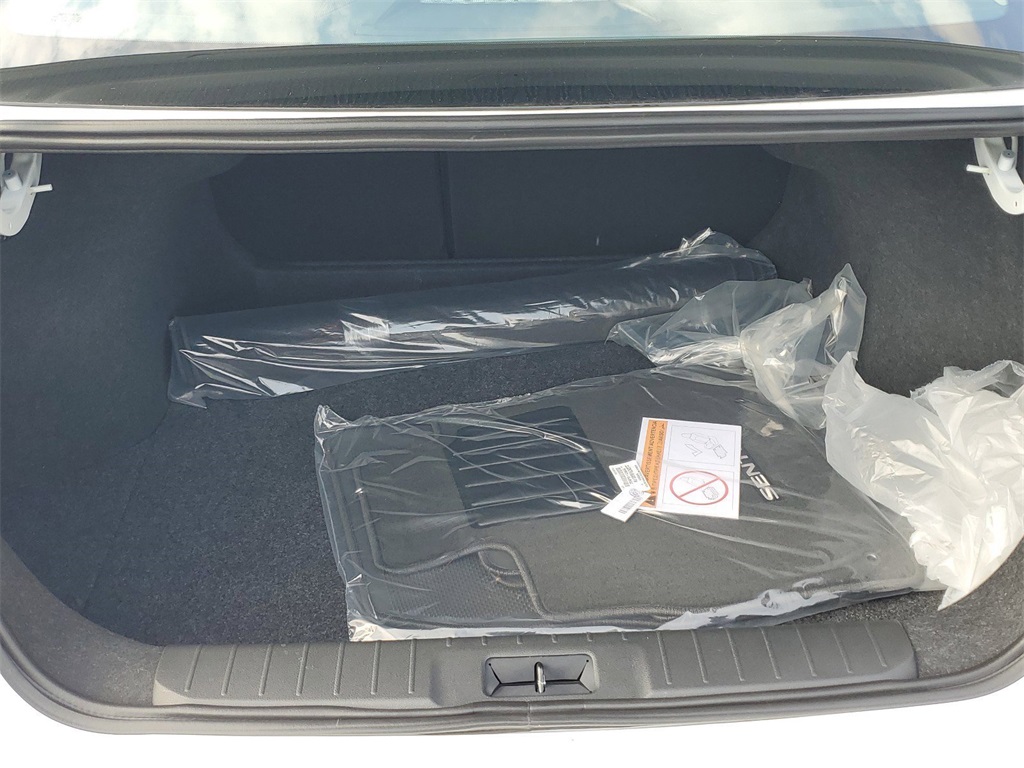 Vehicle image 5 of 11