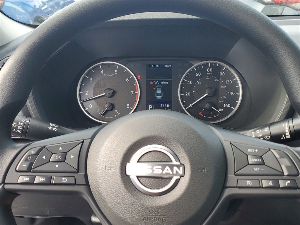 Vehicle image 10 of 11