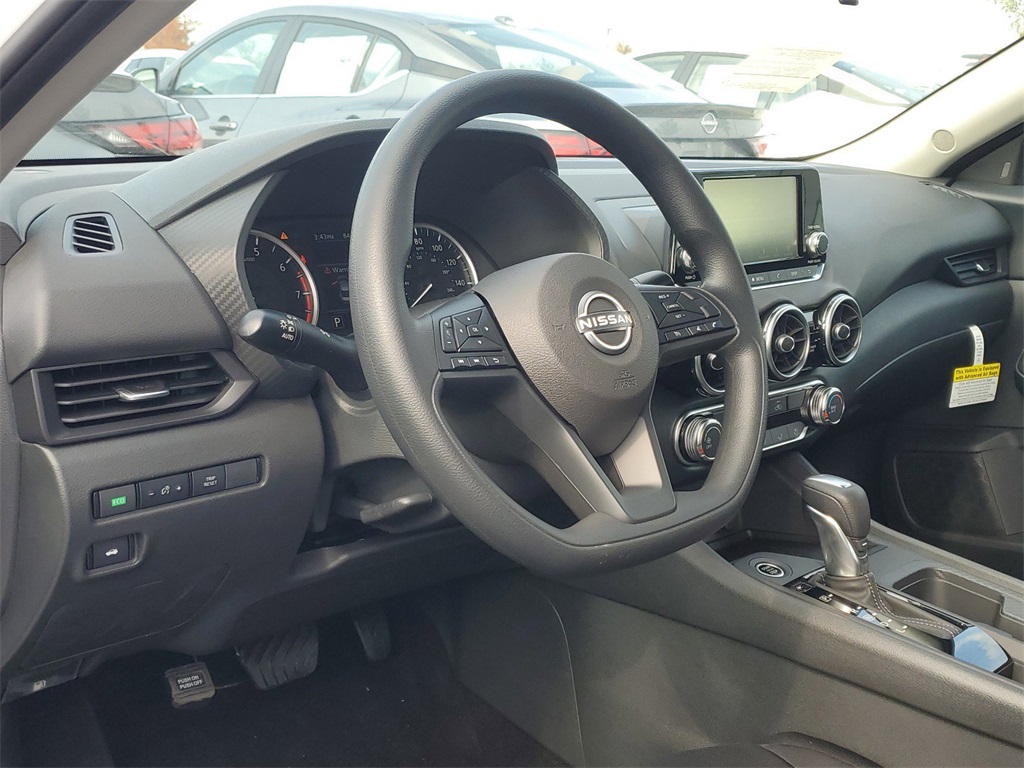 Vehicle image 9 of 11