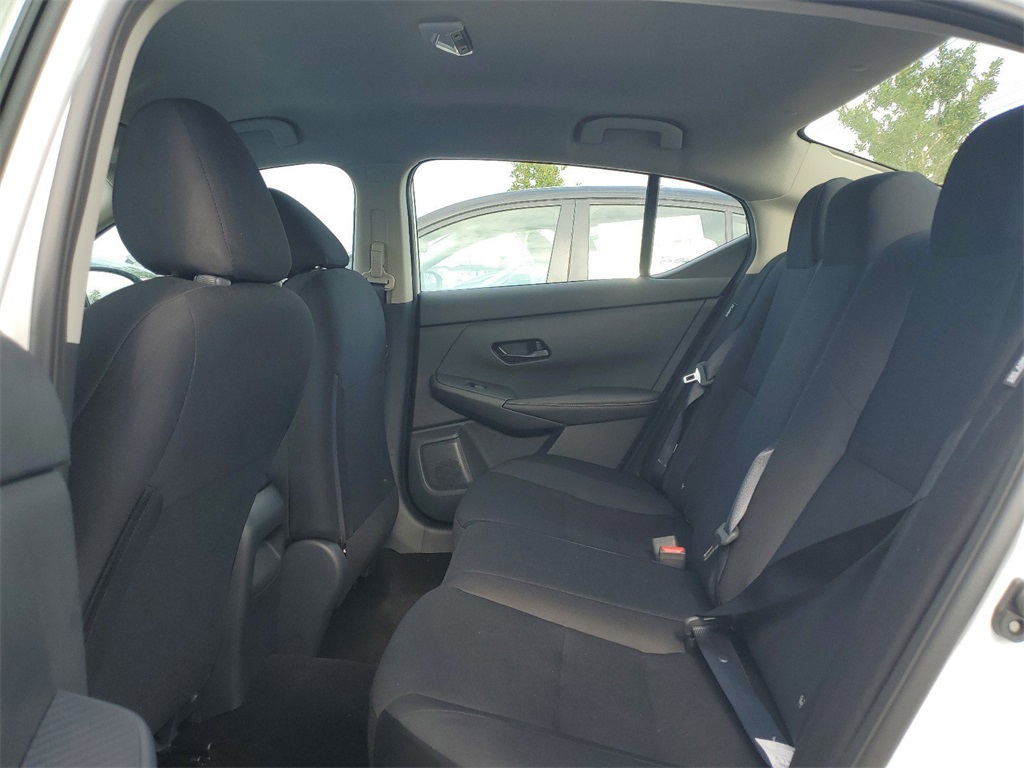 Vehicle image 6 of 11