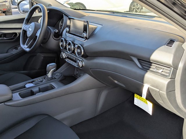 Vehicle image 14 of 22