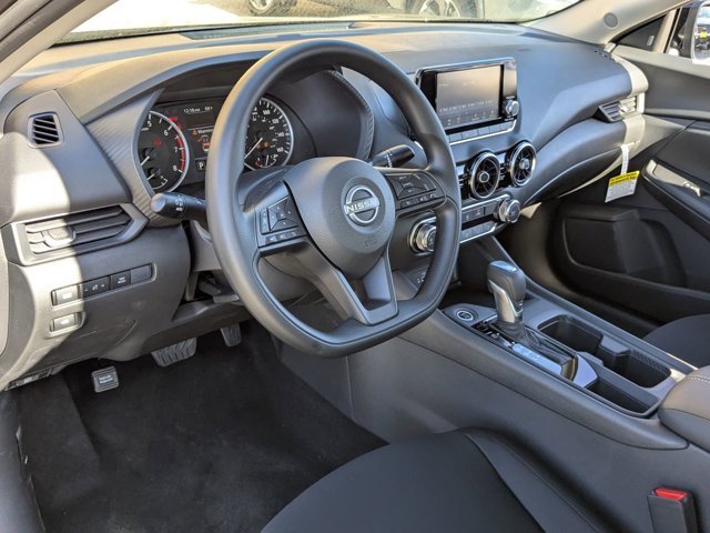 Vehicle image 15 of 22