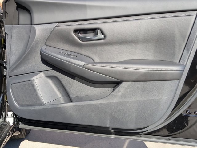Vehicle image 20 of 22