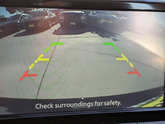 Vehicle image 21 of 22