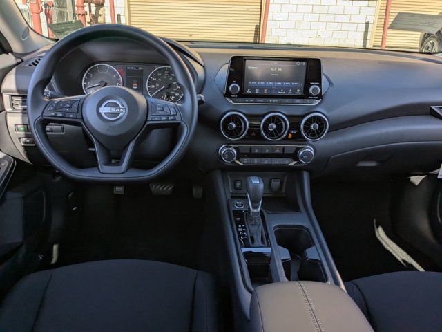 Vehicle image 13 of 22