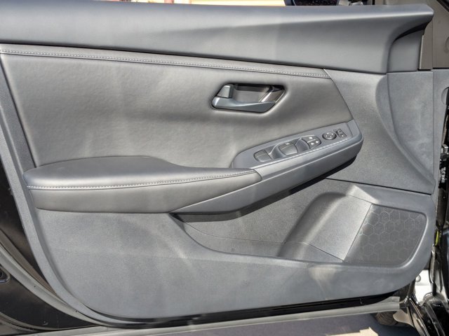 Vehicle image 19 of 22