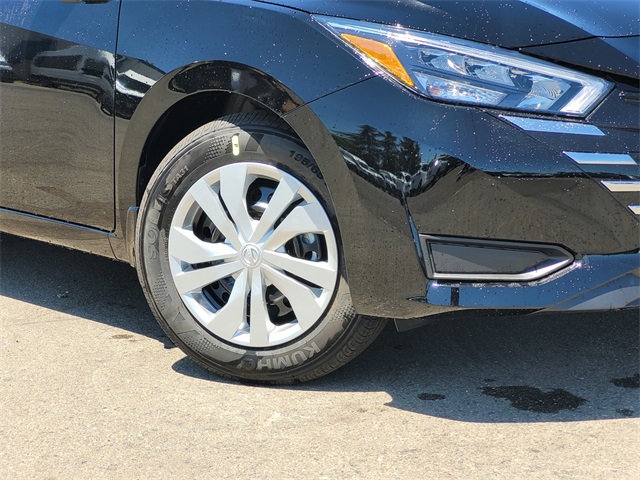 Vehicle image 5 of 10