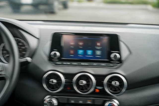 2025 Nissan Sentra S Image 18 of 30