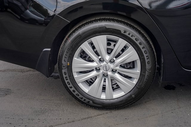 2025 Nissan Sentra S Image 8 of 30