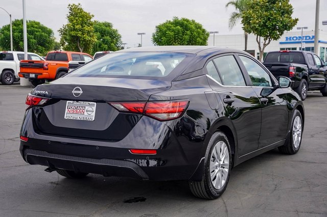 2025 Nissan Sentra S Image 4 of 30