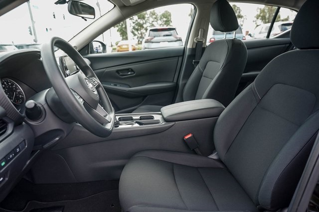 2025 Nissan Sentra S Image 13 of 30