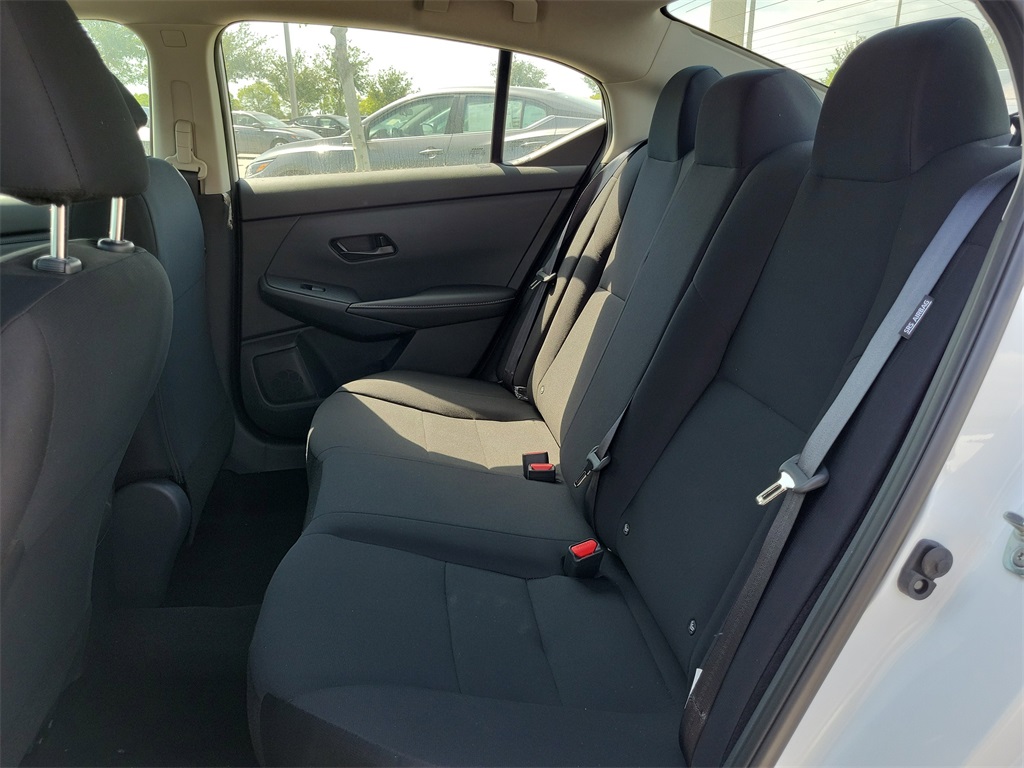 Vehicle image 6 of 11