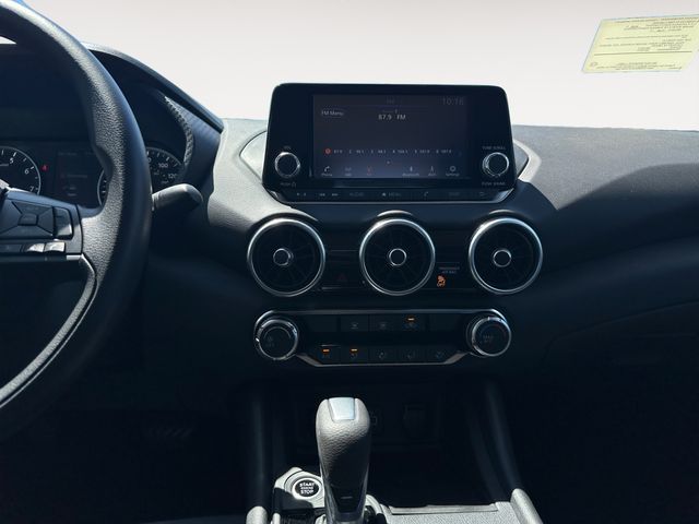 Vehicle image 19 of 20