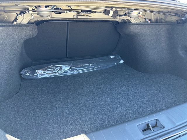 Vehicle image 10 of 20