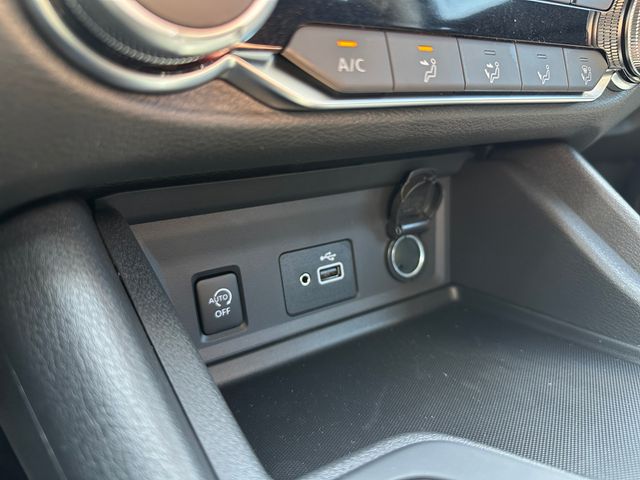 Vehicle image 18 of 20