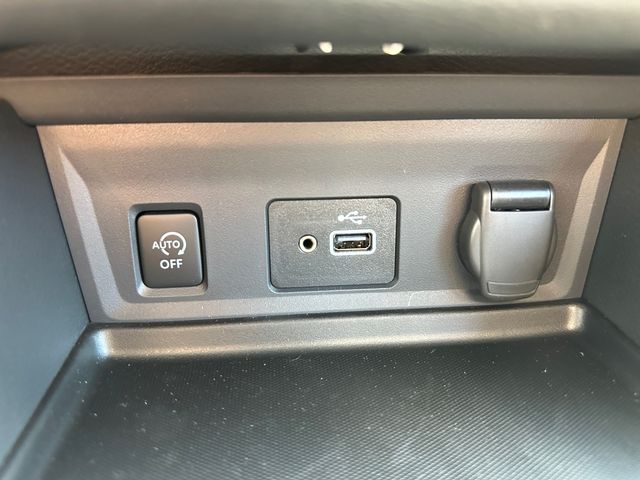 Vehicle image 18 of 20