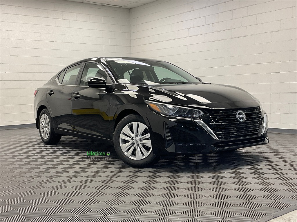 2025 Nissan Sentra S Image 2 of 14