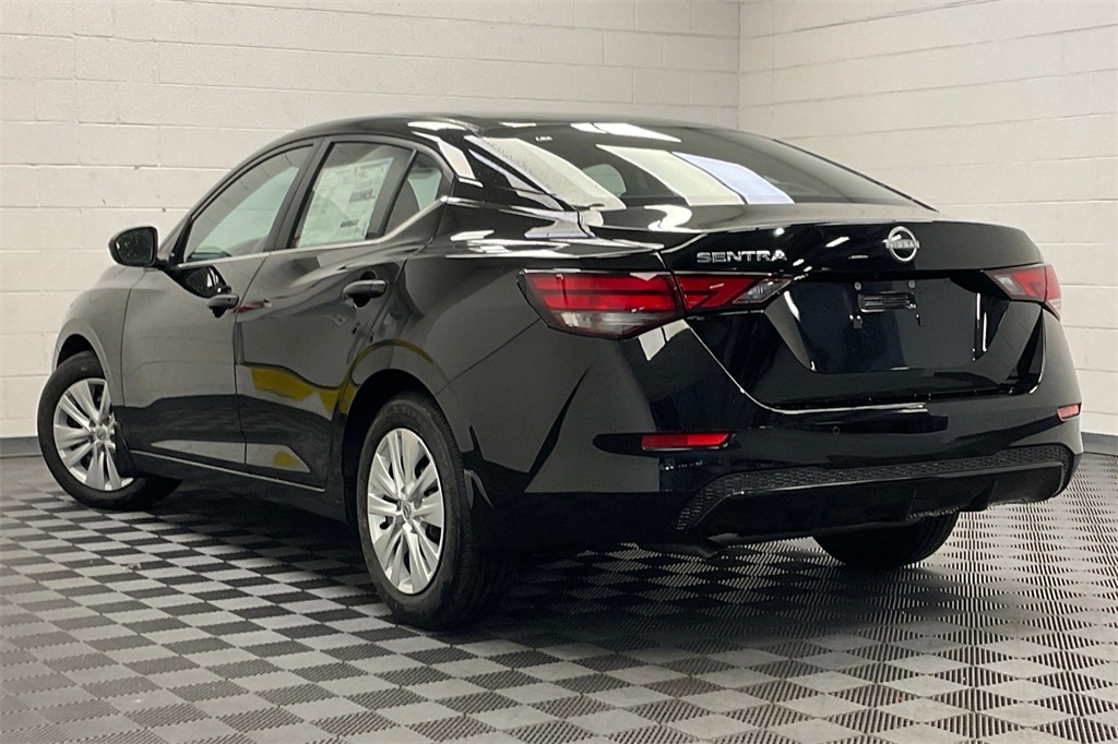 2025 Nissan Sentra S Image 4 of 14