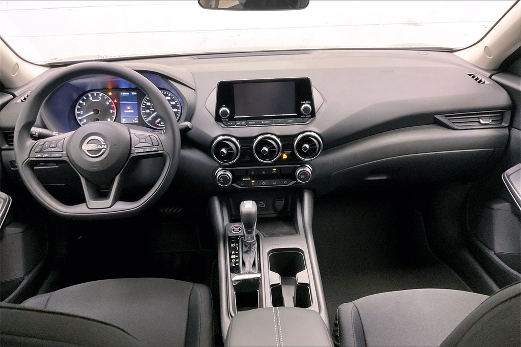 2025 Nissan Sentra S Image 9 of 14