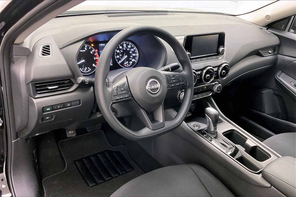 2025 Nissan Sentra S Image 10 of 14