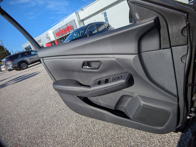 Vehicle image 18 of 26