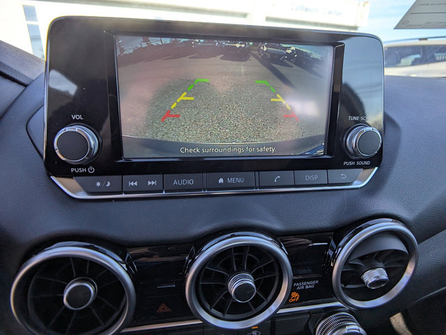 Vehicle image 15 of 26