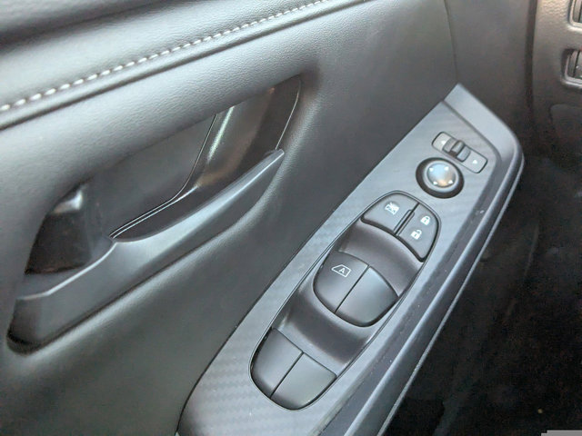 Vehicle image 25 of 26