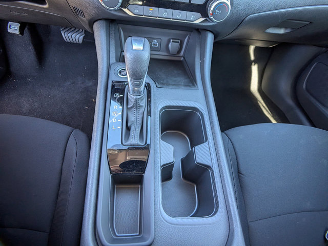 Vehicle image 17 of 26