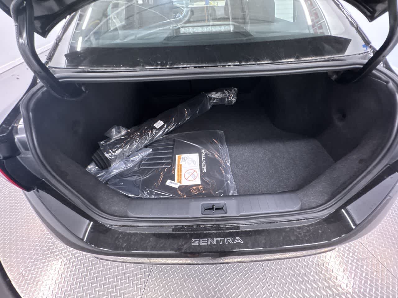 Vehicle image 11 of 41