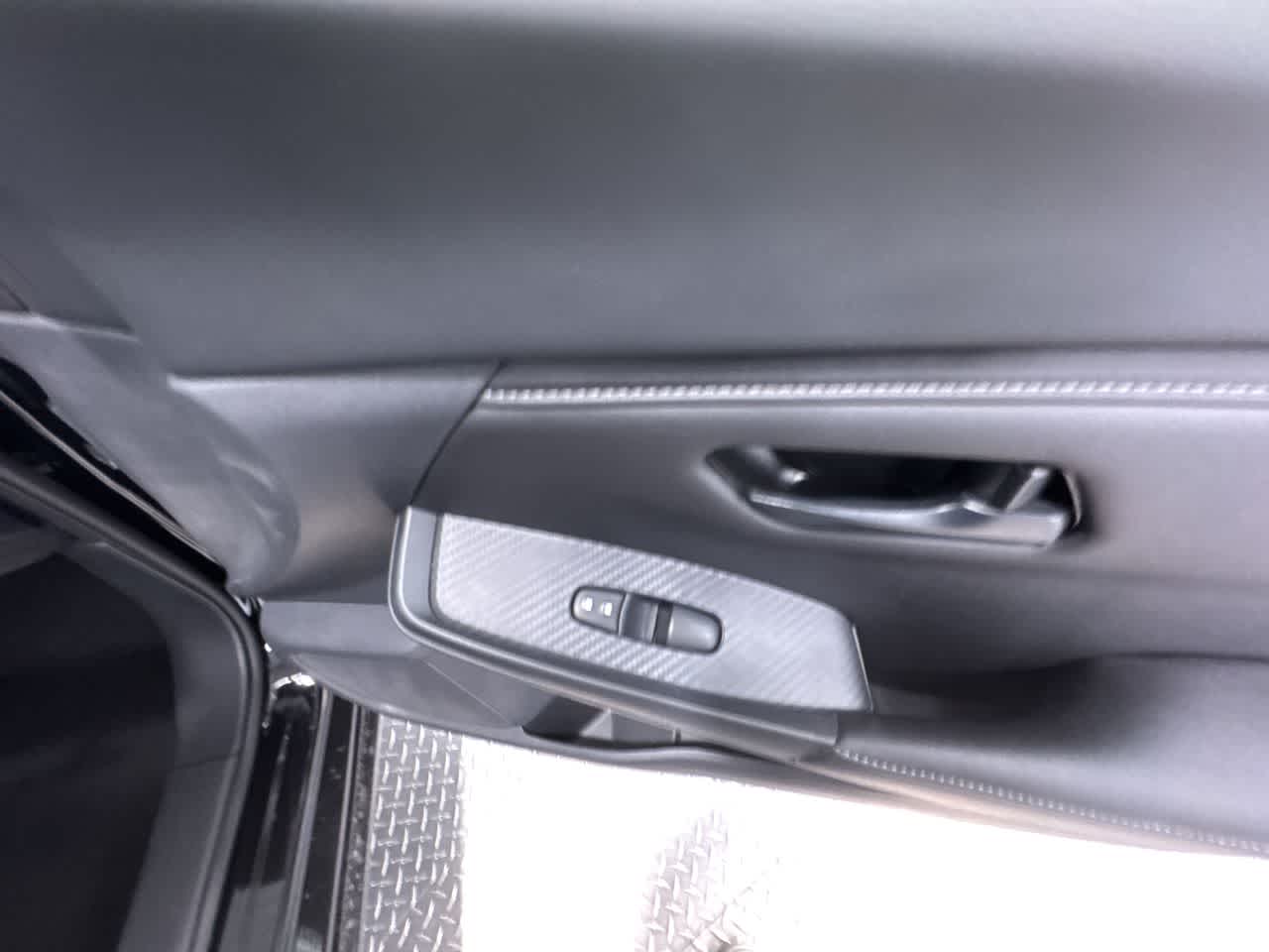 Vehicle image 39 of 41