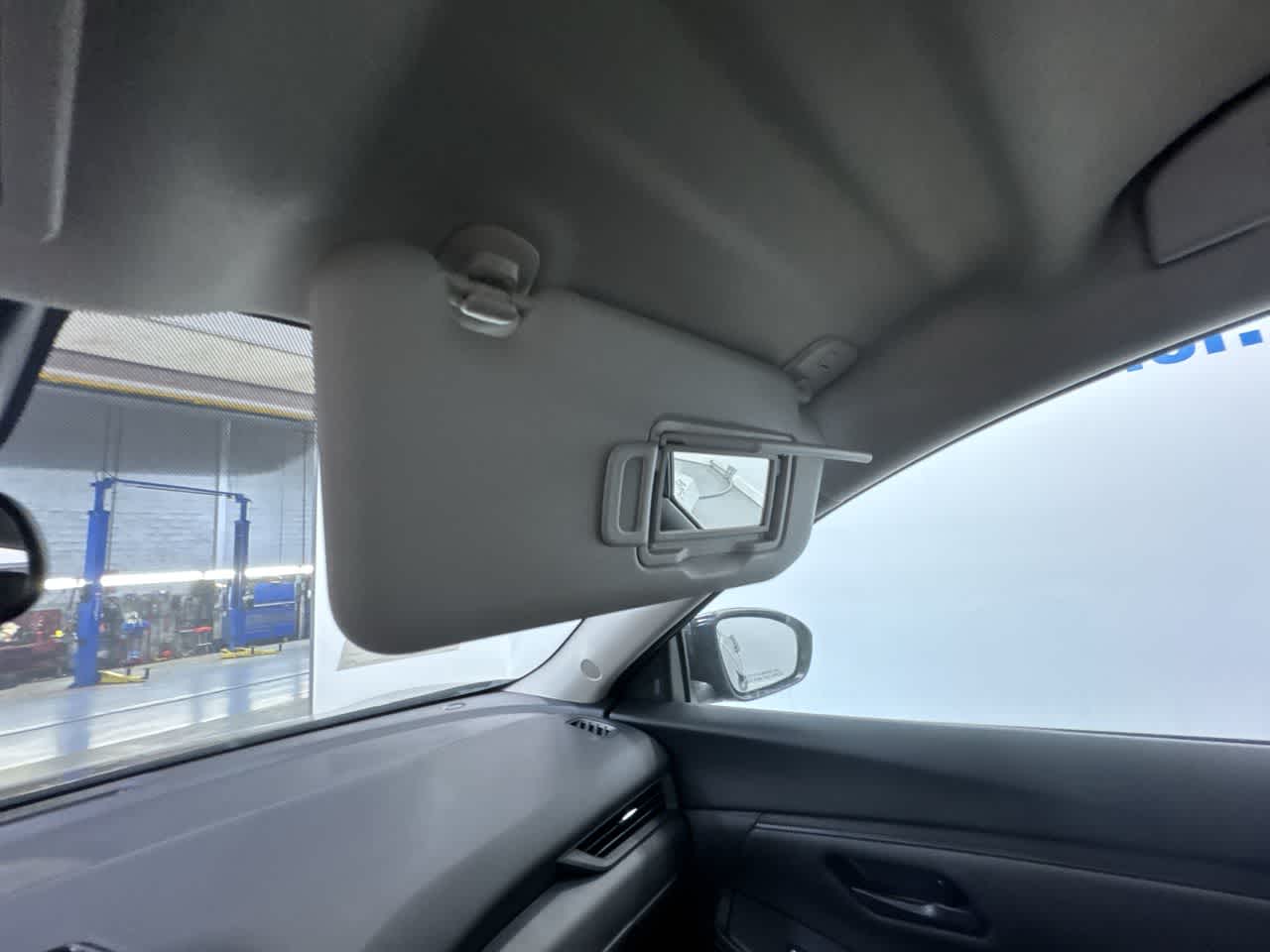 Vehicle image 36 of 41