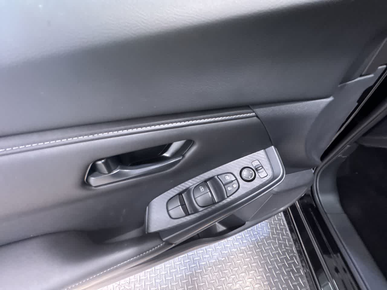 Vehicle image 22 of 41