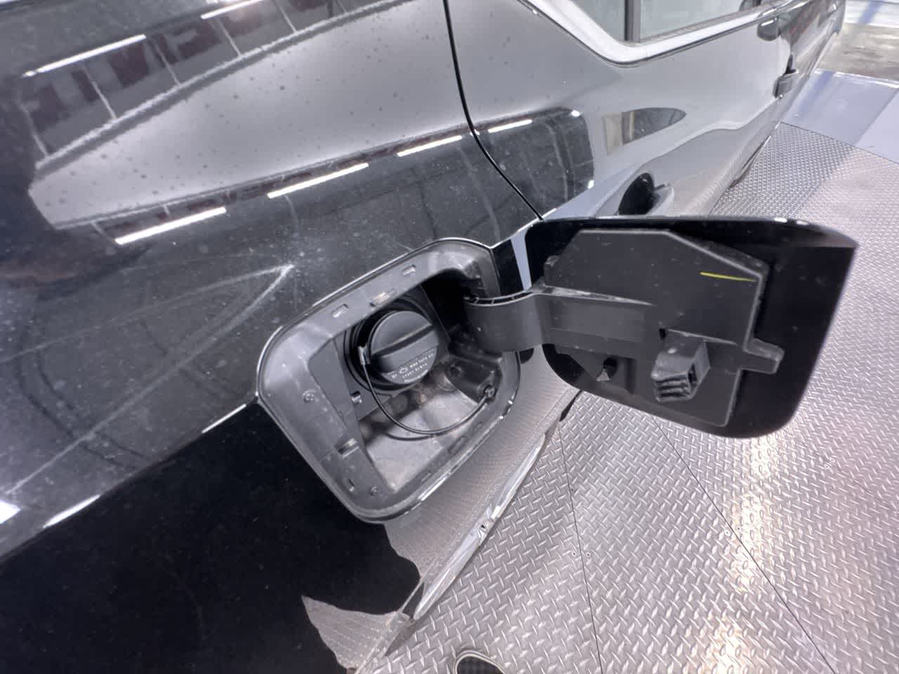Vehicle image 24 of 41