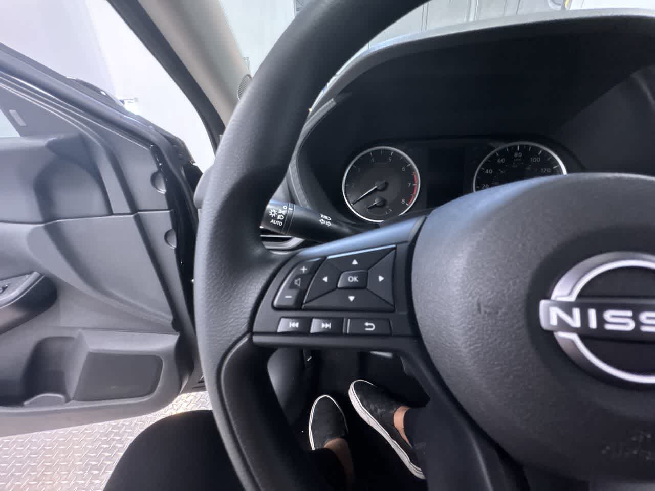 Vehicle image 32 of 41