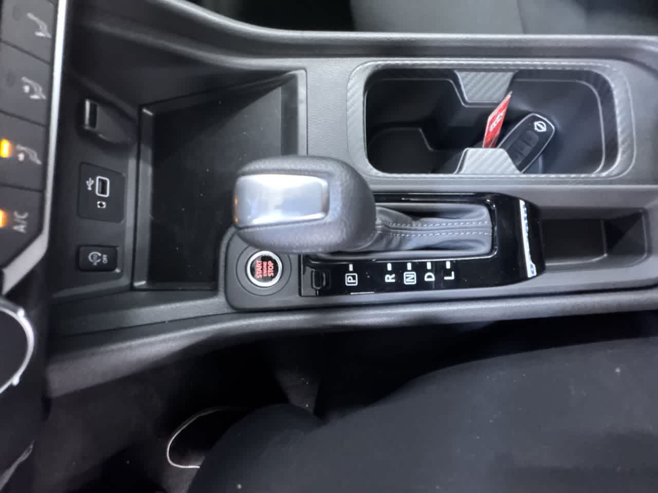 Vehicle image 37 of 41
