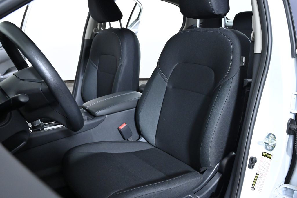 2025 Nissan Sentra S Image 9 of 26