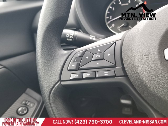 Vehicle image 17 of 18