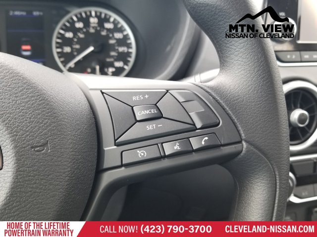 Vehicle image 16 of 18